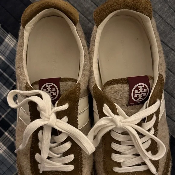 Tory Burch Tan and Cream Textured Sneakers